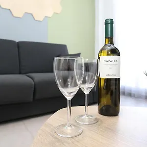 https://downtown-seaside-suites.hotelschalkidiki.net